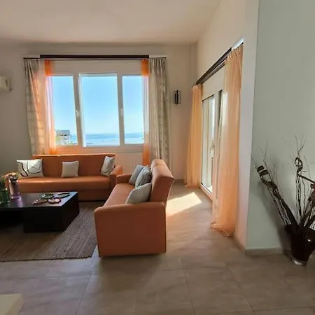 Colourful ! View ! Free Parking